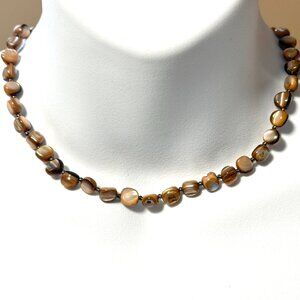 Shiny Caramel Mother of Pearl Short Necklace